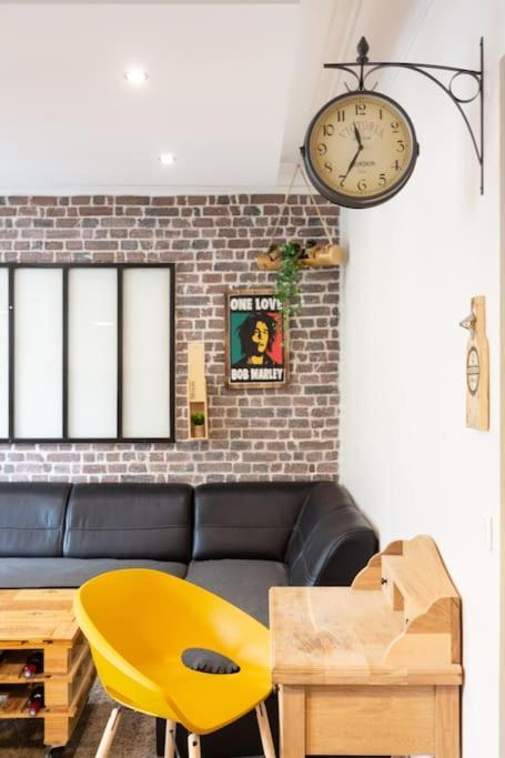 Charming One-Of-A-Kind Apartment. Сент-Уен Екстериор снимка